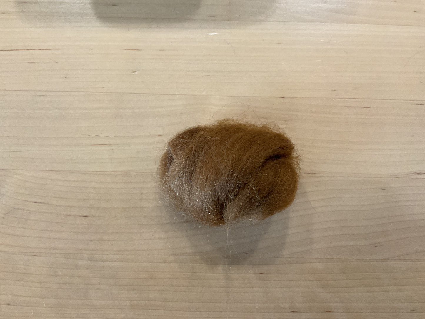 Brown Sheep Wool roving (5 grams)
