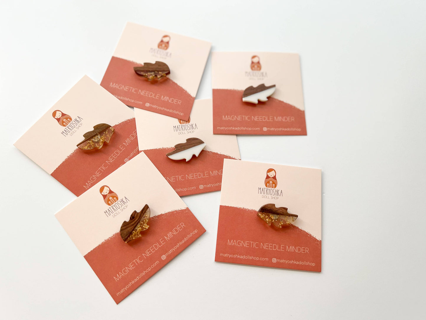 Leaf magnetic needle minder, needle magnet