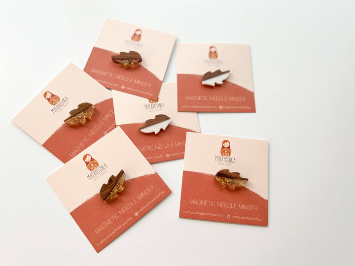 Leaf magnetic needle minder, needle magnet