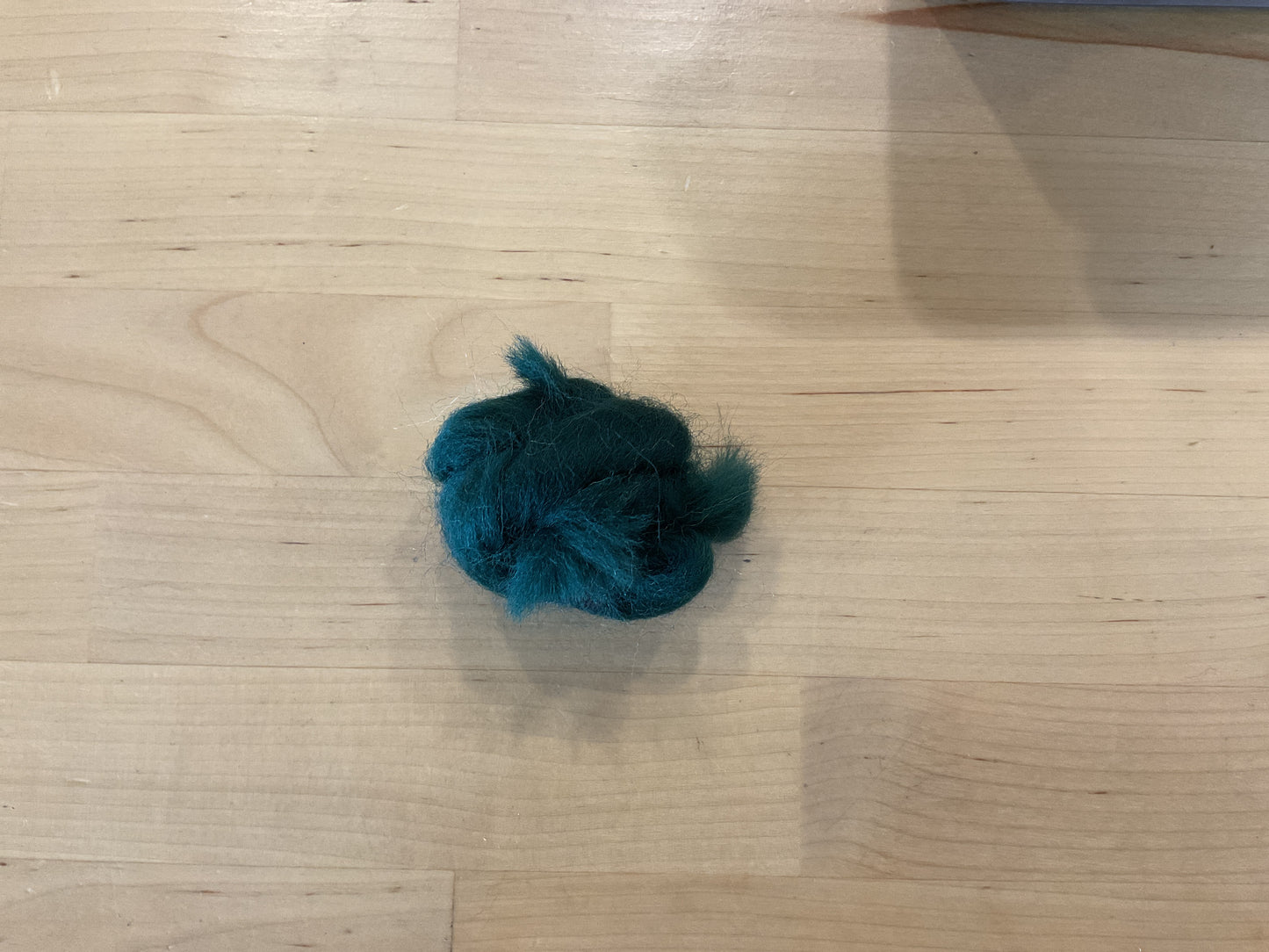 Brown Sheep Wool roving (5 grams)