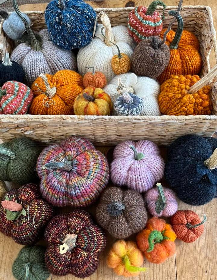 Carole’s Knit Pumpkins Knitting Pattern