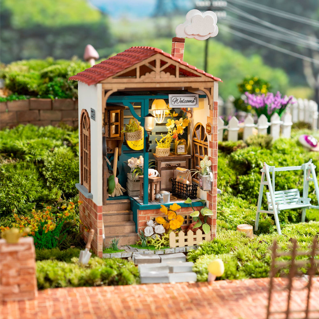 Dream Yard – DIY Miniature House Kit