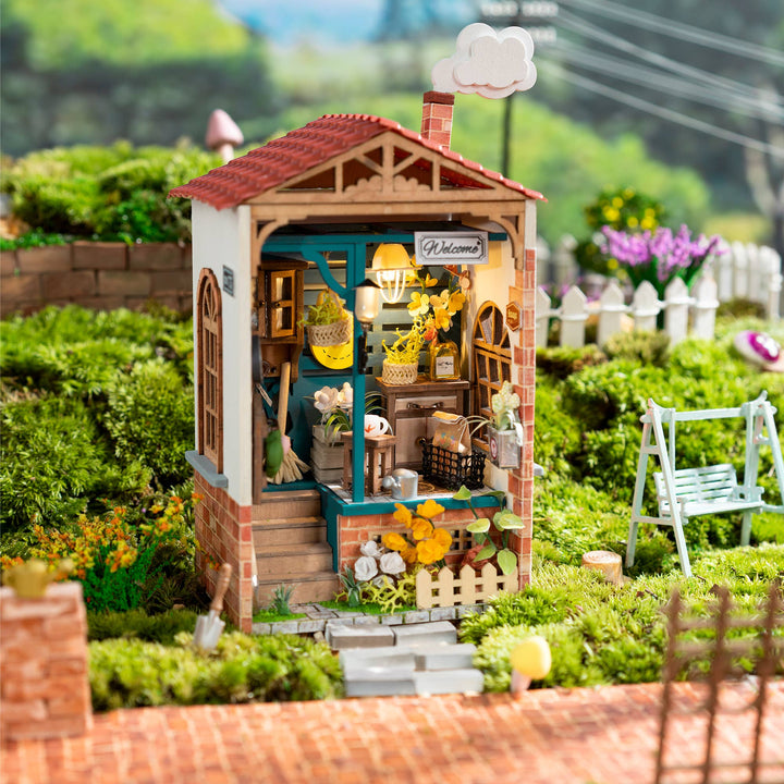 Dream Yard – DIY Miniature House Kit